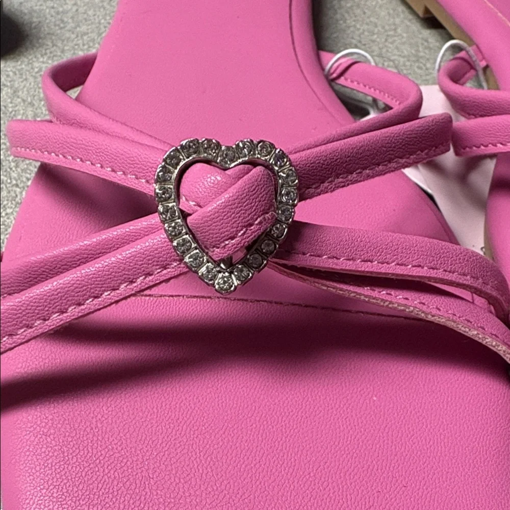 Wild Fable Pink Heart Sandals NWT - Picture 4 of 4